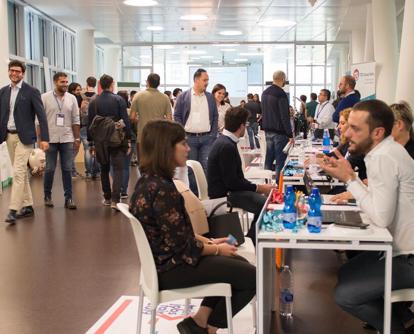 Informatici e ingegneri si presentano alle aziende