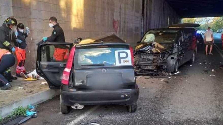 Schianto sulla Vecchia Aurelia: gravi nell’urto mamma e figlia