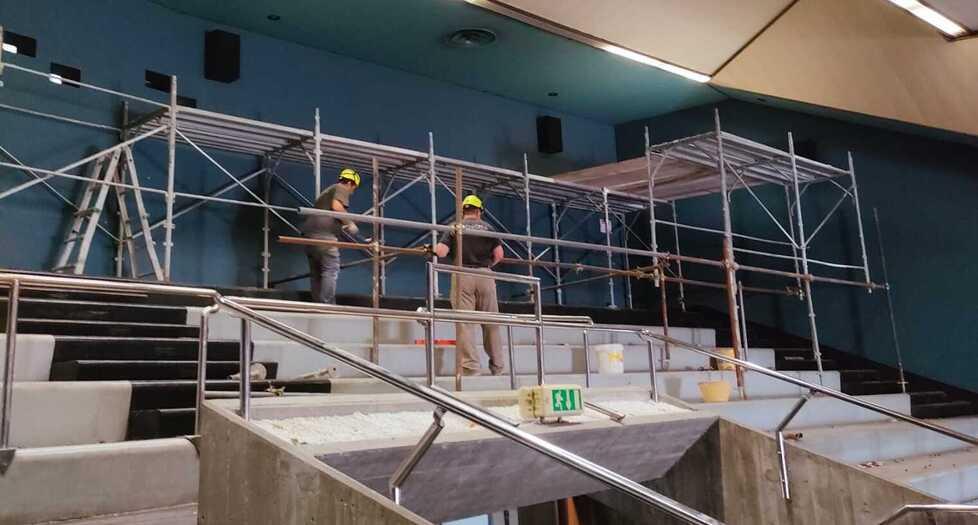 Scontro sul Forum. «Cantiere fermo». «Nessuno stop» 