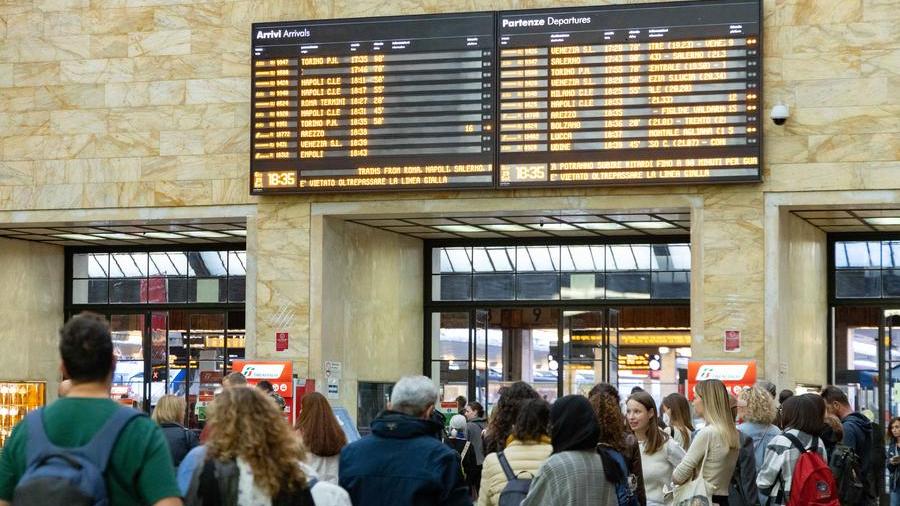 Alta velocità, treni in tilt sulla Firenze–Roma per un cavo saltato: ritardi di due ore