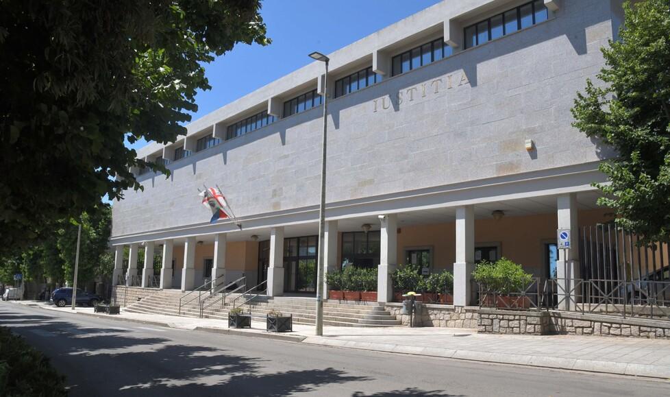 Olbia, parla l'ex titolare del bar arrestato: «Quella droga l’ho trovata»