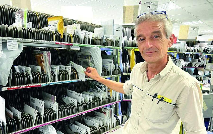 Paolo, il postino amico delle Piagge: «In tanti hanno bisogno di socialità»