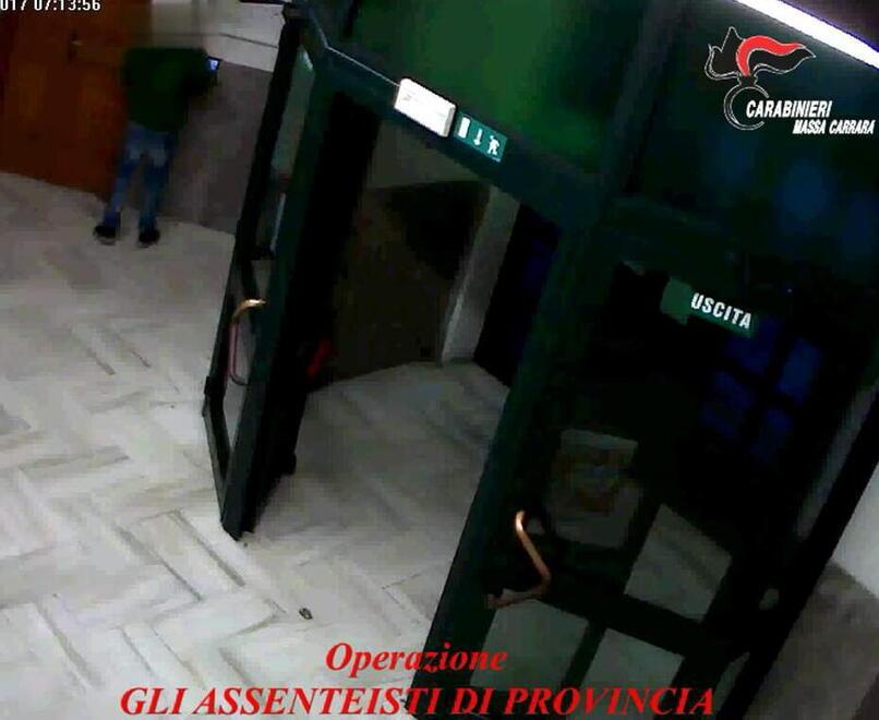 
	Le immagini riprese dalle videocamere in Provincia&nbsp;che sono state usate dai carabinieri durante le indagini

