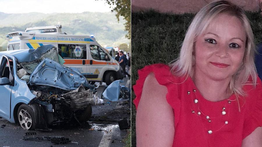 Lucca, muore nello schianto in auto accanto al figlio: ipotesi malore