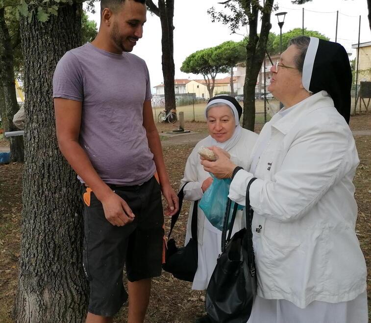 Anche i musulmani alla festa per la suora che si trasferisce