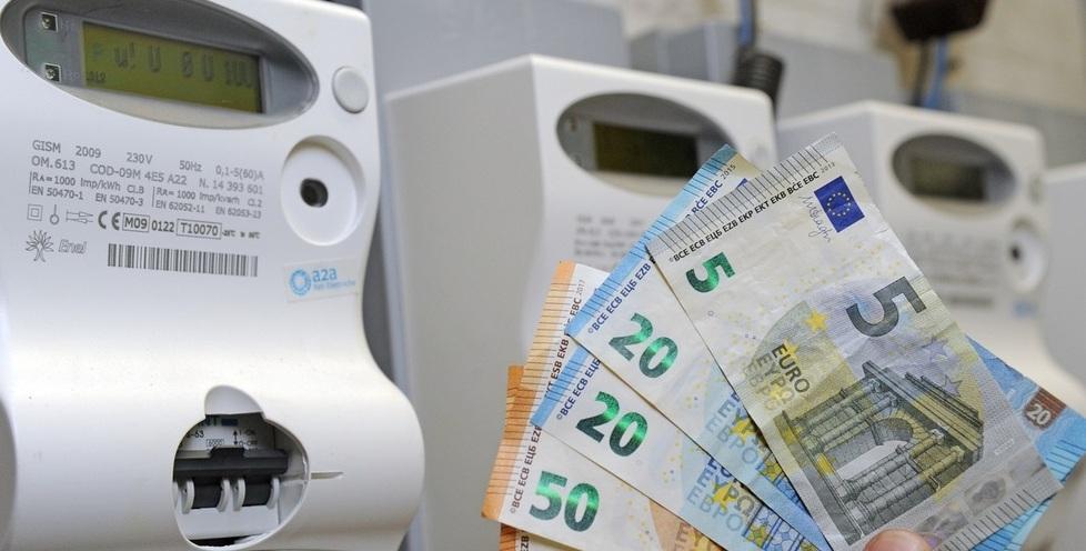 Ferrara, caro bollette: i consumatori bussano a Comuni ed Hera