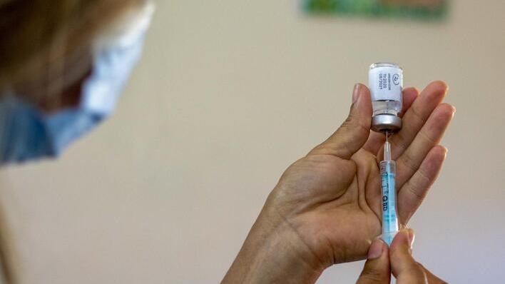 Vaccini, Covid e influenza ora si combattono insieme: ecco le regole della Regione