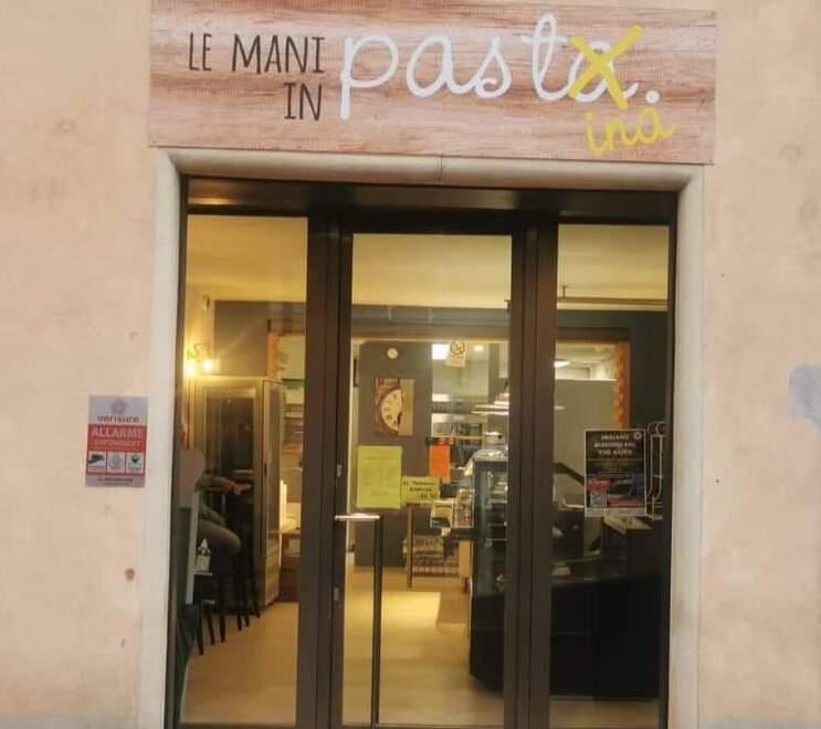 Finale Emilia «Caro materie prime, energia e cantieri: chiudo la pasticceria» 