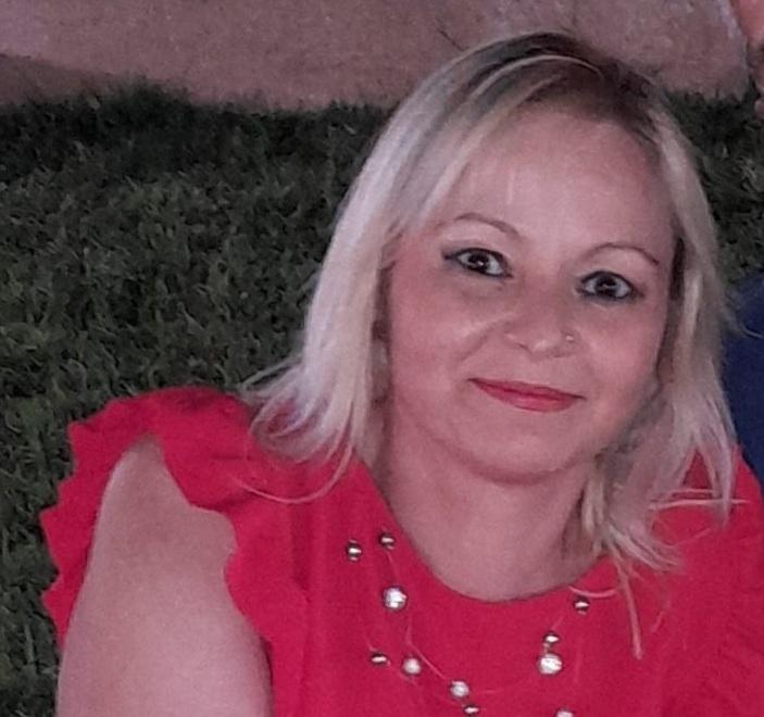Aveva preso il figlio dalla scuola  la commessa morta nell’incidente