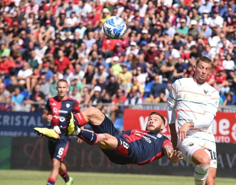 
	Nandez in rovesciata (foto mario rosas)

