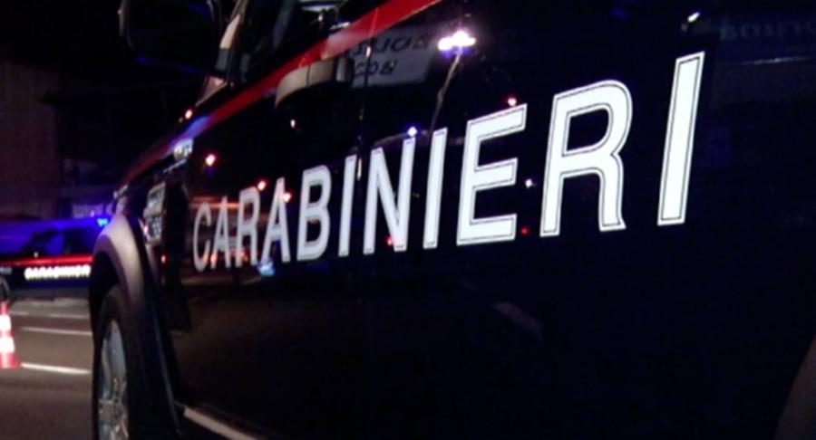 Cascina, il ladro di vestiti e la “magia” in camerino per rubare 500 euro di merce