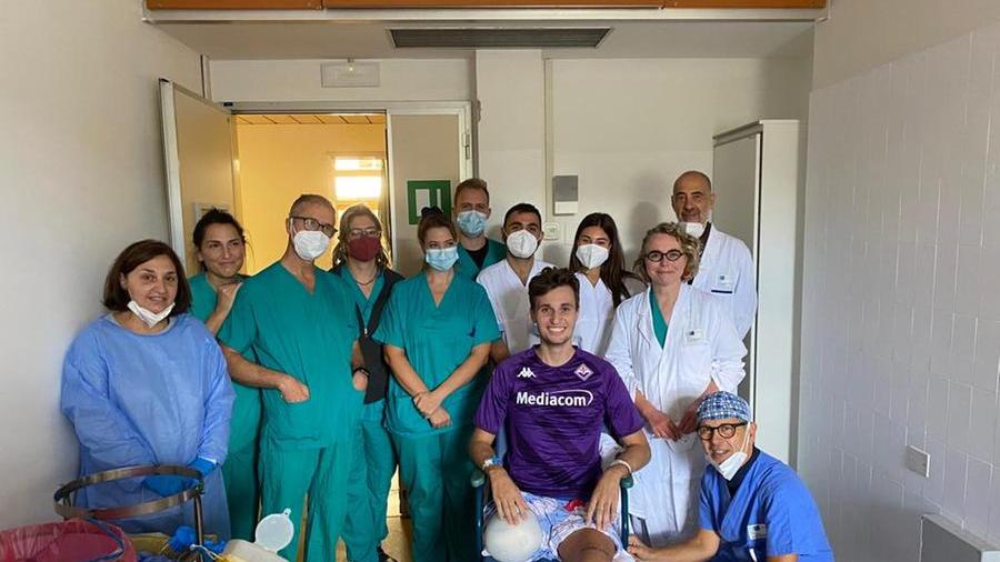 Andrea, una maglia viola e il calore dei chirurghi dopo l’amputazione della gamba