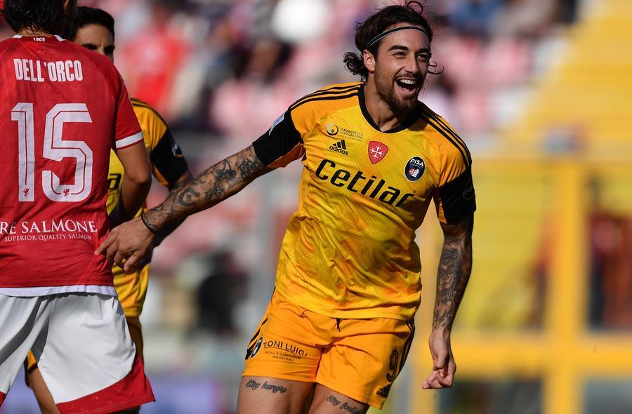 
	Ettore Gliozzi: la sua doppietta trascina il Pisa alla vittoria contro il Perugia (Foto agenzia Massimo Sestini)

