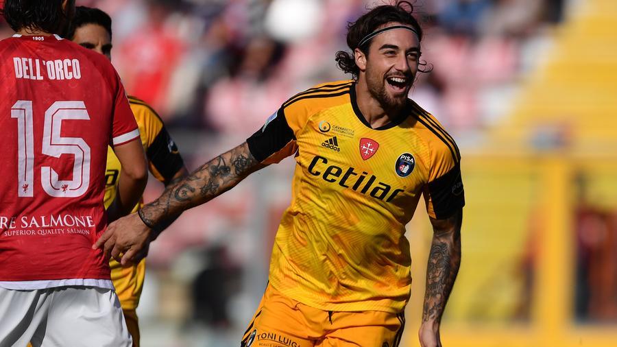 Ettore Gliozzi: la sua doppietta trascina il Pisa alla vittoria contro il Perugia (Foto agenzia Massimo Sestini)