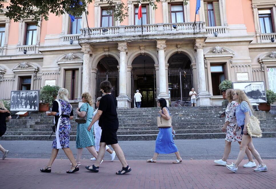 Turisti in centro a Montecatini