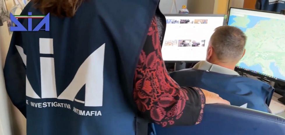 Reggio Emilia epicentro del riciclaggio «La ’ndrangheta oggi si fa sempre più impresa»
