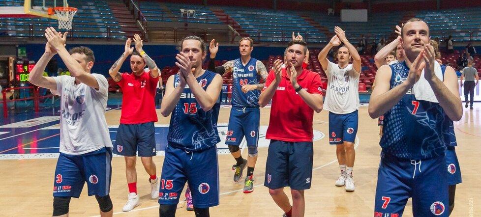 I giocatori dei Dragons al termine della scorsa stagione