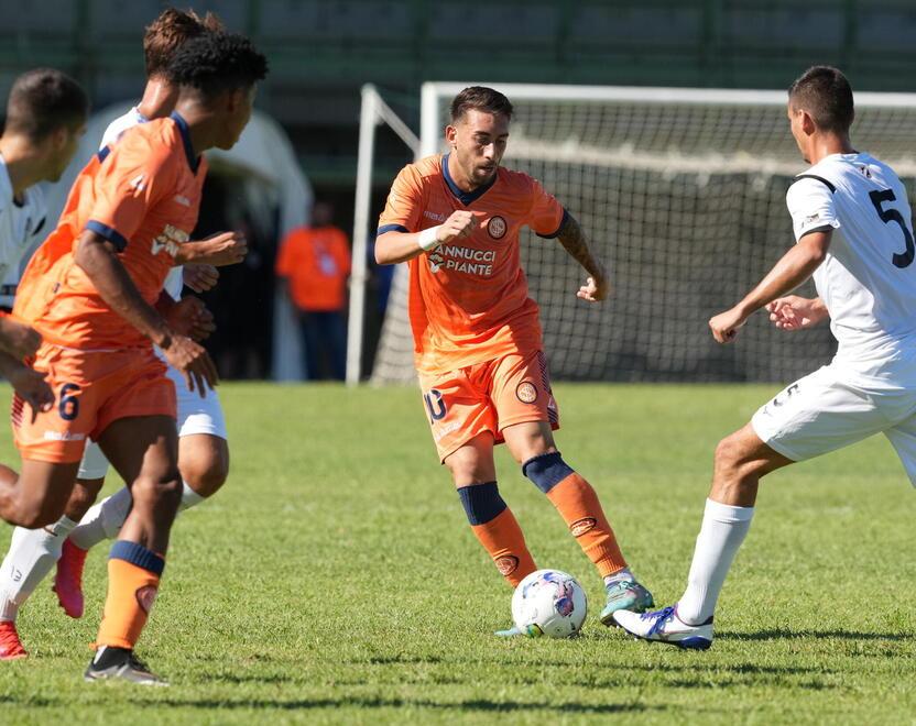 Davide Macrì in azione (foto Nucci)