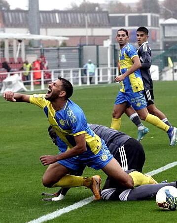 Un’immagine della sconfitta di Alessandria, arrivata dopo quattro vittorie di fila: ora la Carrarese vuole riprendere a vincere
