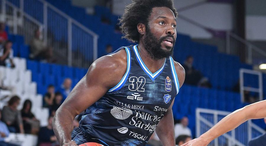 La Dinamo stecca la prima di campionato in casa di Varese