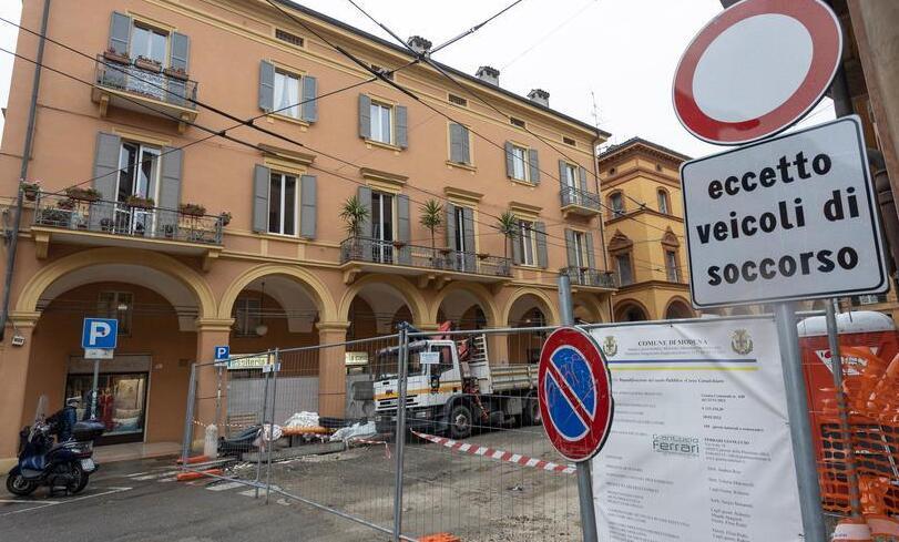 Modena Scavi tra Canalchiaro e via dei Servi 