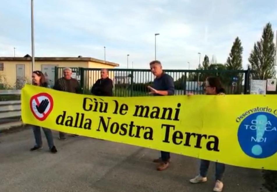Rabbia a Finale Emilia «Dissequestro discarica inaccettabile» 