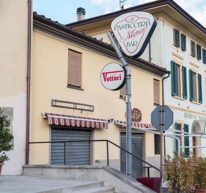 Aggredita e rapinata nel suo locale: «Colpita dalla loro arroganza»