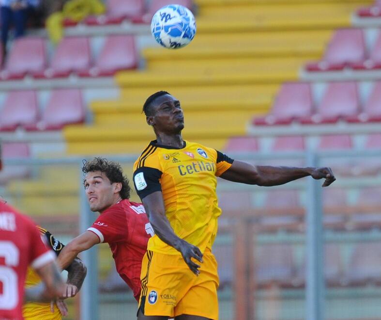 Idrissa Touré. L’interno nerazzurro in azione a Perugia (foto Sestini)