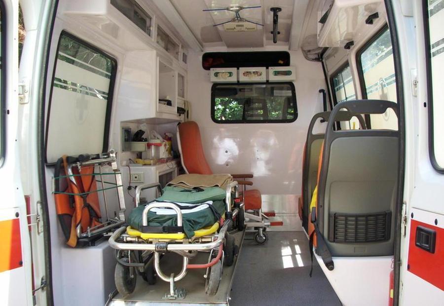 Incidente sulla Sp 64, due 70enni in ospedale