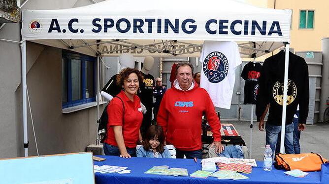 Il gazebo dell’Avis allestito alle porte dello stadio “Loris Rossetti” di Cecina