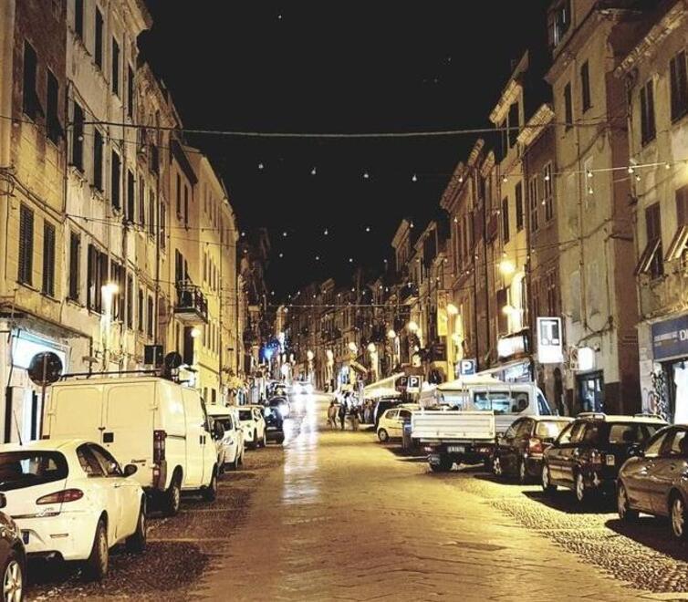 Sassari, allarme nel quartiere abbandonato: «Tanta droga e ogni notte una rissa» 