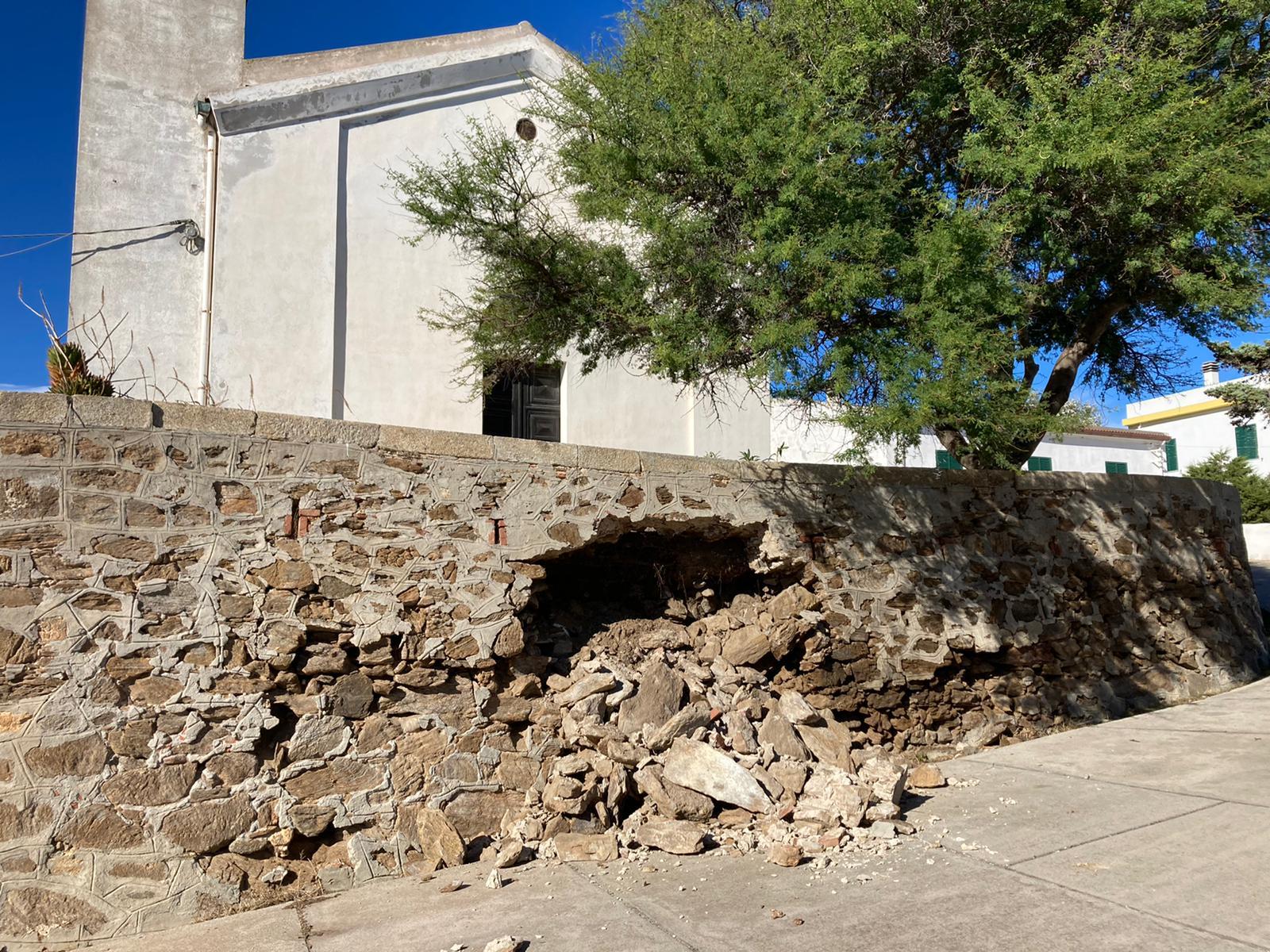 Asinara, crolla il muro della chiesa dove si sposò Raffaele Cutolo