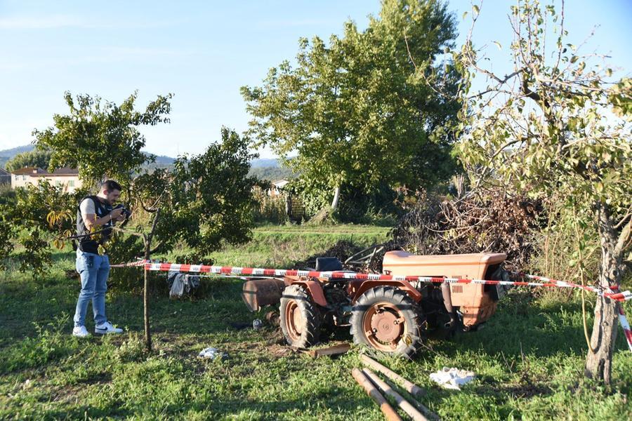 
	Il luogo dove l'uomo di 64 anni si &egrave; ribaltato con il trattore

