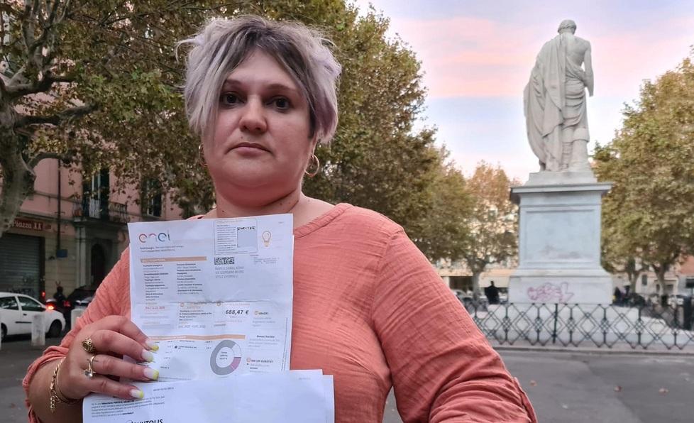 La famiglia nella casa popolare: «Per l’affitto spendiamo 80 euro, per la corrente quasi 700» 