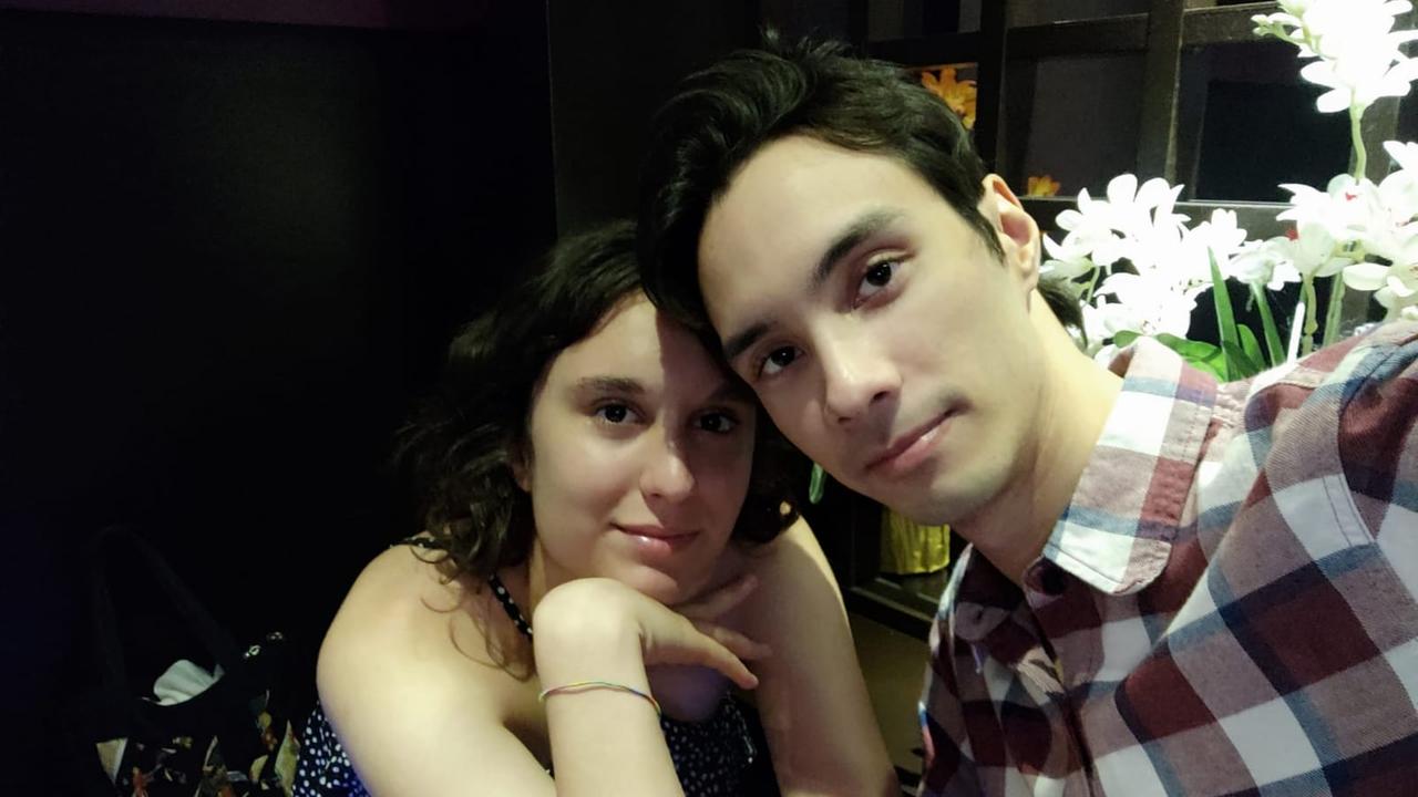 Sebastian Galassi con la fidanzata Valentina. I due stavano progettando un viaggio insieme in Giappone