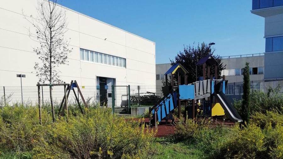 Via delle Sette Regole cade a pezzi: i residenti alzano la voce