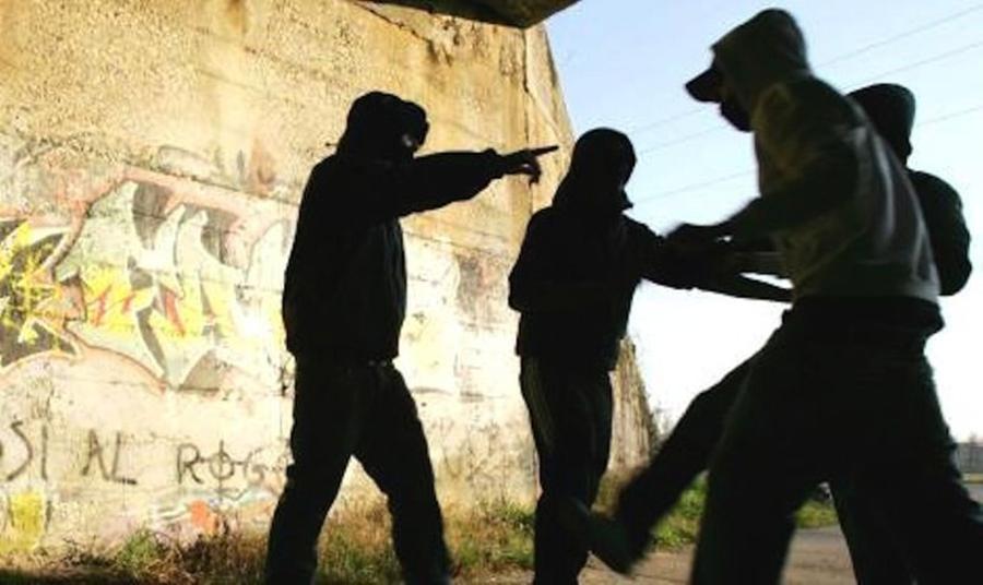 Un'immagine simbolo di bullismo e violenza giovanile  