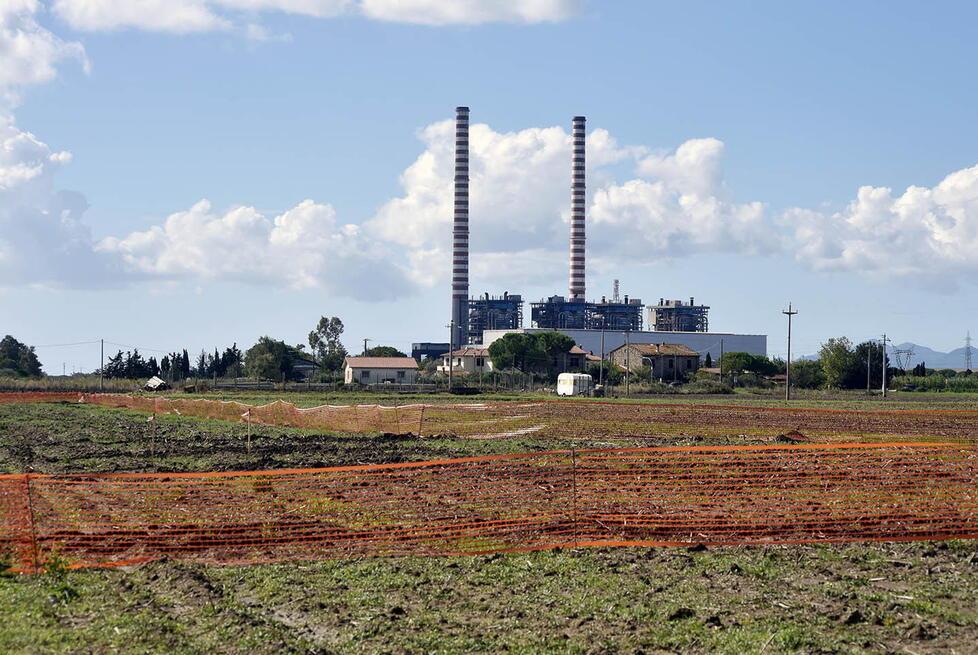Una porzione di terreno delimitata dalle reti da cantiere a Vignarca (foto Paolo Barlettani)
