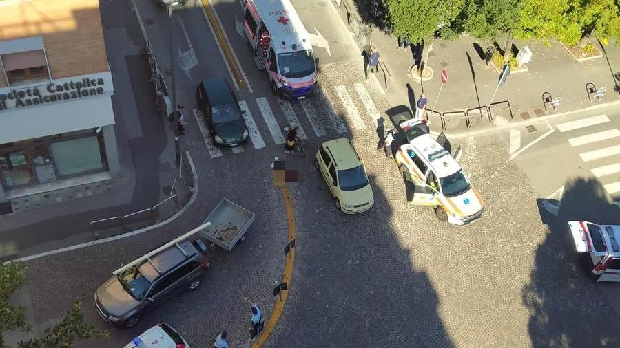 Via Ximenes, anziana investita sulle strisce