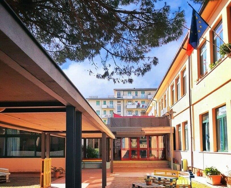La scuola media Pascoli a Portoferraio