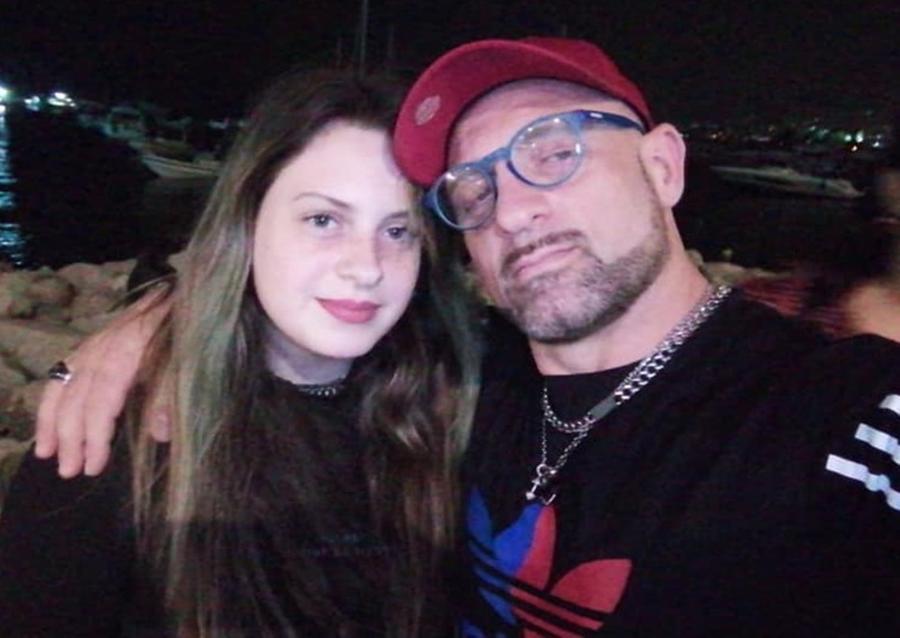 
	Emma Tosa insieme a pap&agrave; Mauro

