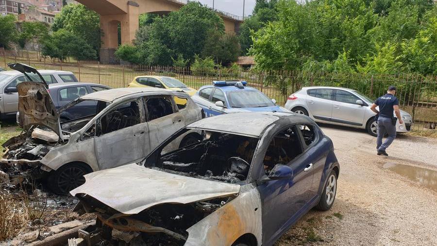 La polizia in via Col di Lana (foto di Ivan Nuvoli)