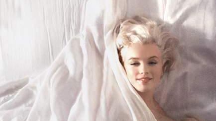 Lei, la seta bianca e lo Chanel n. 5: così Kirkland celebrò Marilyn 