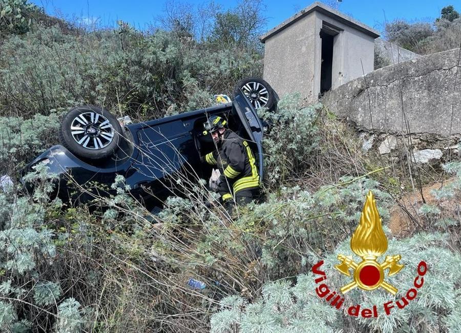 Auto si ribalta a Nule: conducente ferita