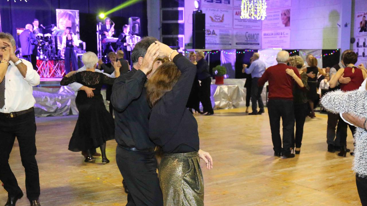 Supercultura, liscio e musica rave per innovare quartieri e frazioni