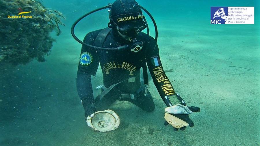 Livorno, trovate in mare scodelle in ceramica del XIII° secolo