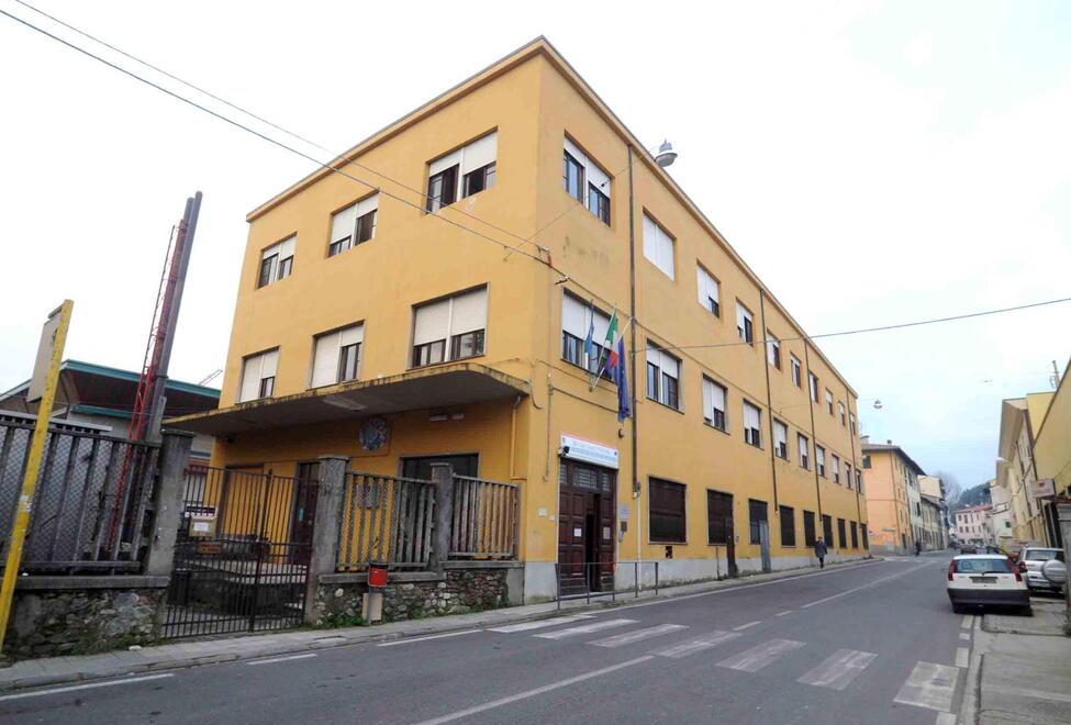 Pistoia, studente picchiato a scuola dai compagni: «La gang terrorizza da mesi la città»