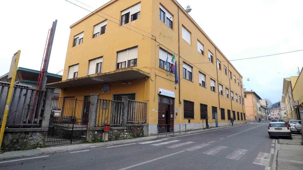 Pistoia, studente picchiato a scuola dai compagni: «La gang terrorizza da mesi la città»