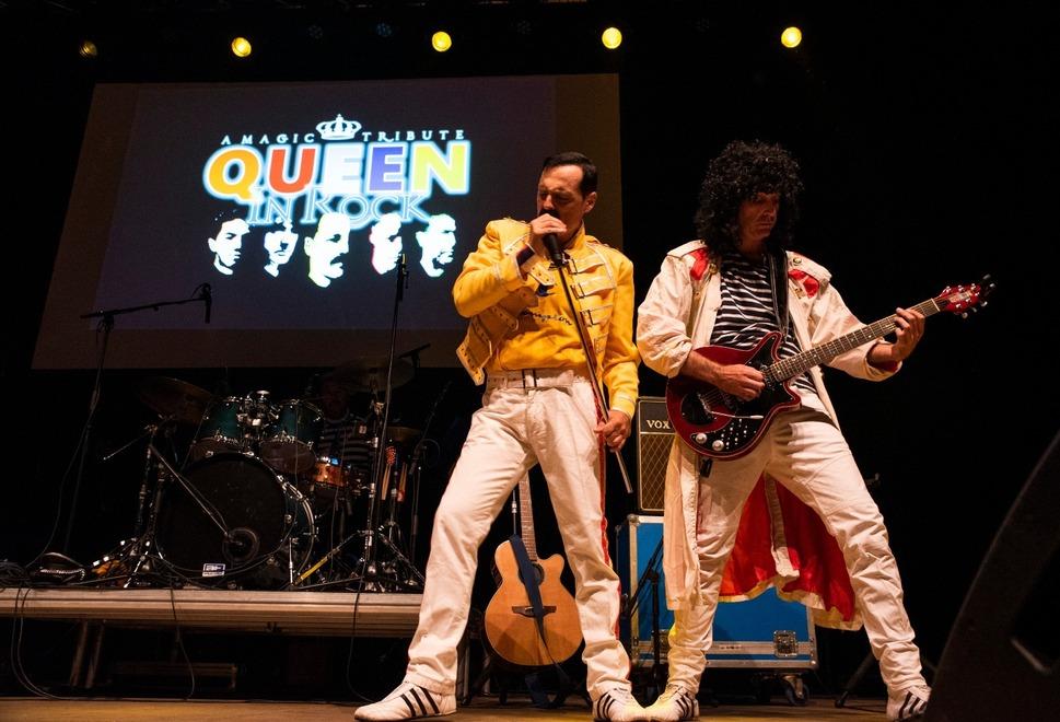 Francesco e gli amici tali e quali ai Queen: tutti a bocca aperta al raduno di Montreux 
