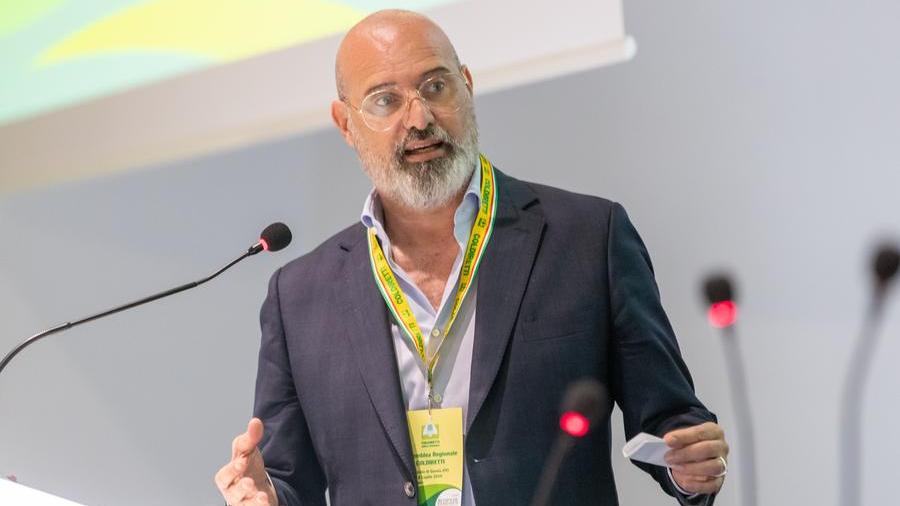 Stefano Bonaccini, modenese, presidente della Regione, ha confermato: "Mi candiderò alla segreteria se sarò utile al Pd, non a me stesso"